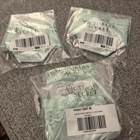 NWT Victoria’s Secret Lace Trim Smooth Shimmer Thong Panty - Picture 5 of 5